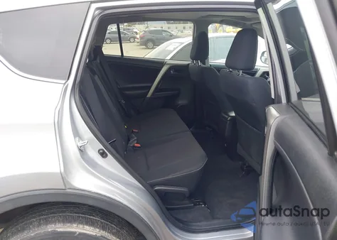 2017 Toyota Rav4 Xle z USA, uszkodzony, nr VIN 2T3WFREV5HW34870